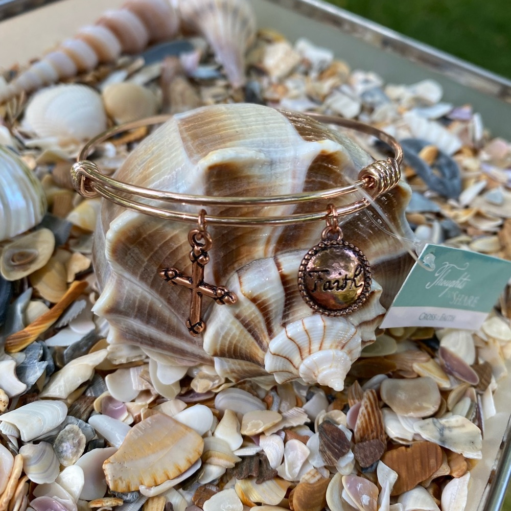 NWT Thoughts to Share bronze tone bracelet with cross/faith